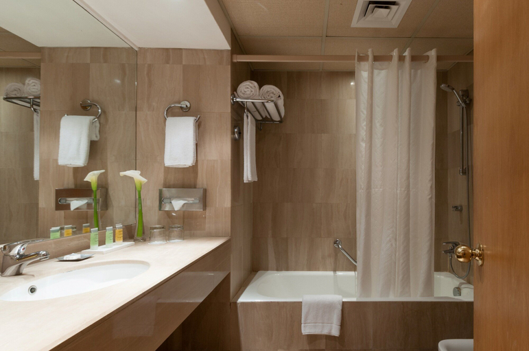 Bathroom, Le Commodore, Beirut