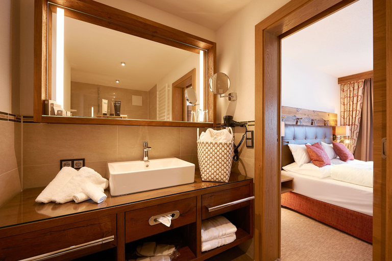 Bedroom 3, Boutique Hotel Herzhof Garni - Apartments, Bregenz