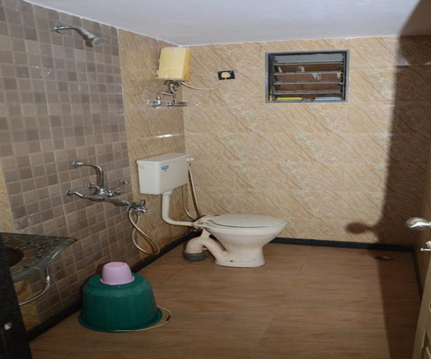 Bathroom 4, Anil Guest House, Mumbai Suburban