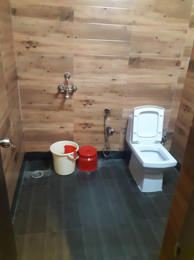 Bathroom 4, Banaras Hotel LLP, Kanpur Nagar