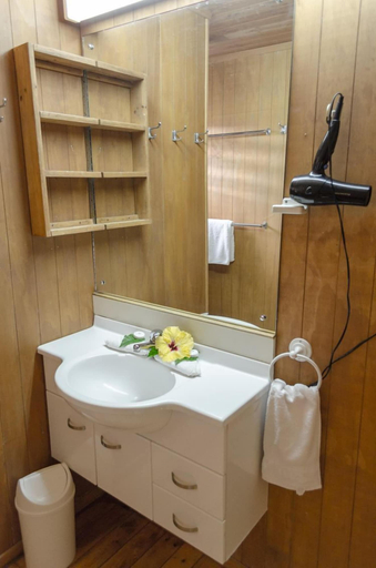 Bathroom 4, Manea on Muri, Rorotonga