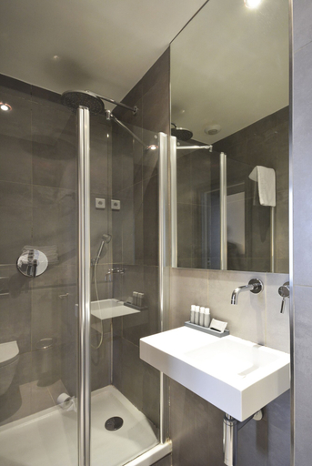 Bathroom 3, Villa Des Princes, Paris