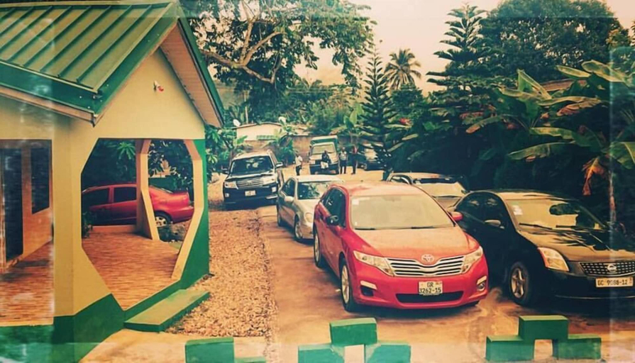 Public Area, K archy Lodge, East Akim