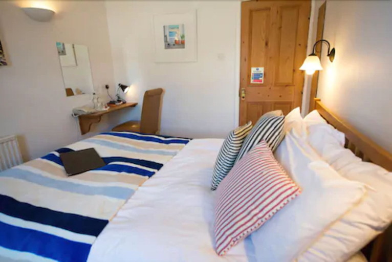 Bedroom 2, The White Cliffs Hotel, Kent
