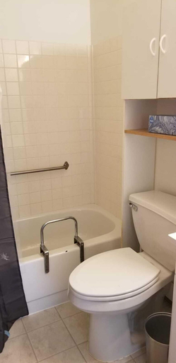 Bathroom 3, Dream Away Valley View Apartments, Redwood