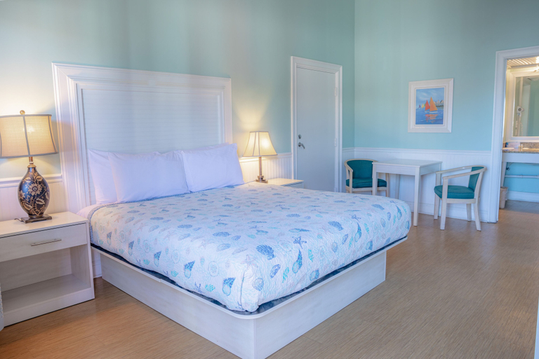 Bedroom 3, Sea And Breeze Hotel And Condo, Chatham