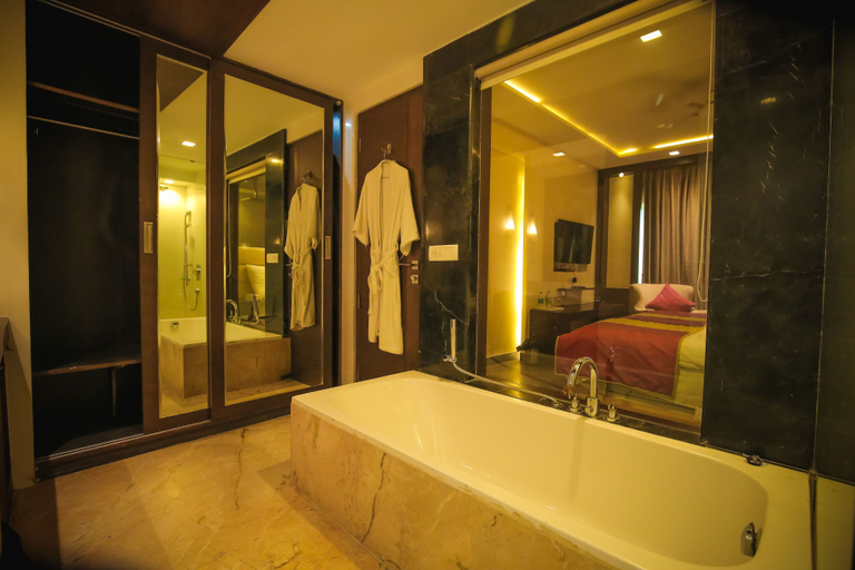 Bathroom 5, Central Park Gwalior, Gwalior