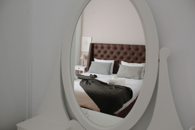 Bedroom 4, Be My Guest Athens, Attica