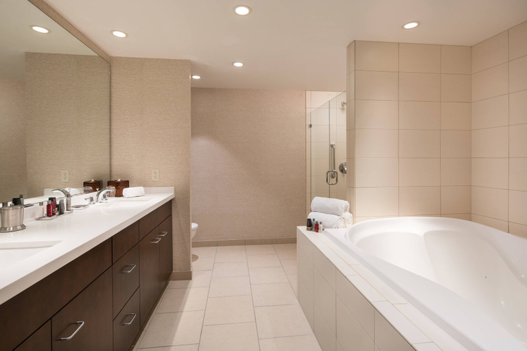 Bathroom 5, Chicago Marriott Naperville, Dupage