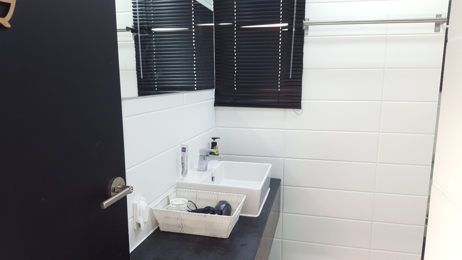 Bathroom 2, Amazon Guesthouse - Hostel, Yongsan