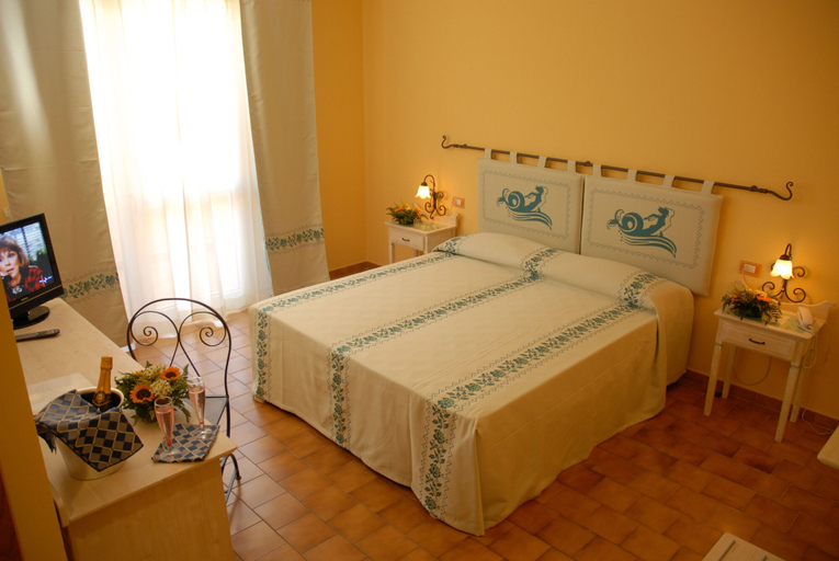 Bedroom 3, Le Nereidi Hotel Residence, Olbia-Tempio