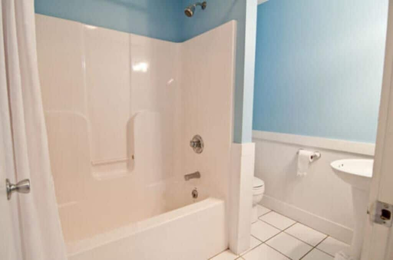 Bathroom 4, Blue Door Cottages, White