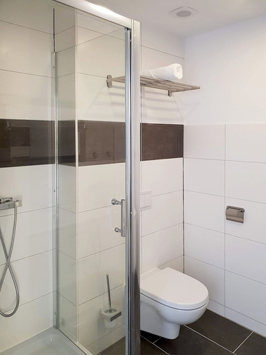 Bathroom 5, Hotel Denbu, Hamburg