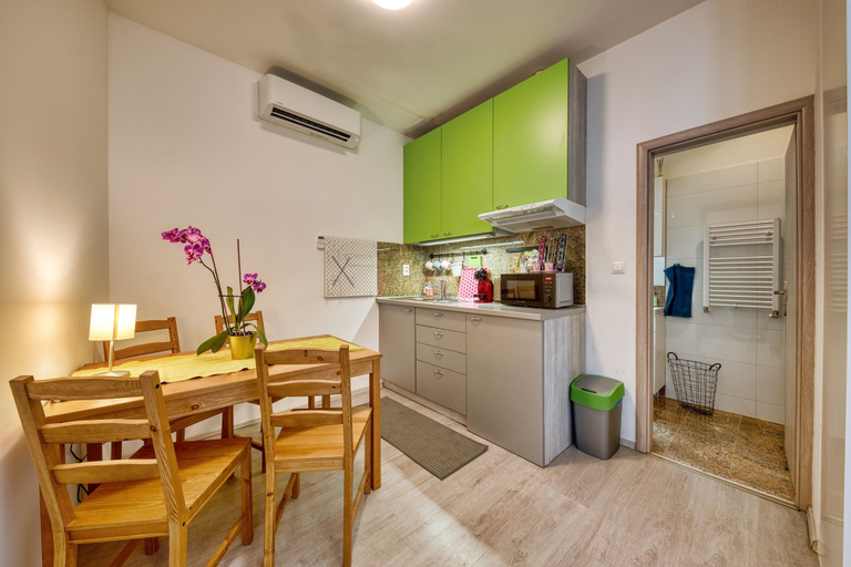 Others 5, Villa Bea, Bratislava III