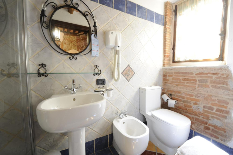 Bathroom 4, Antica Corte dei Principi, Lucca
