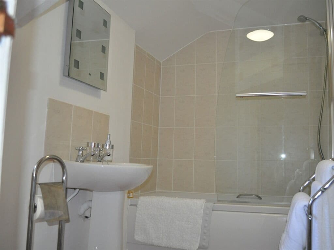 Bathroom 3, The Exeter Inn, Devon