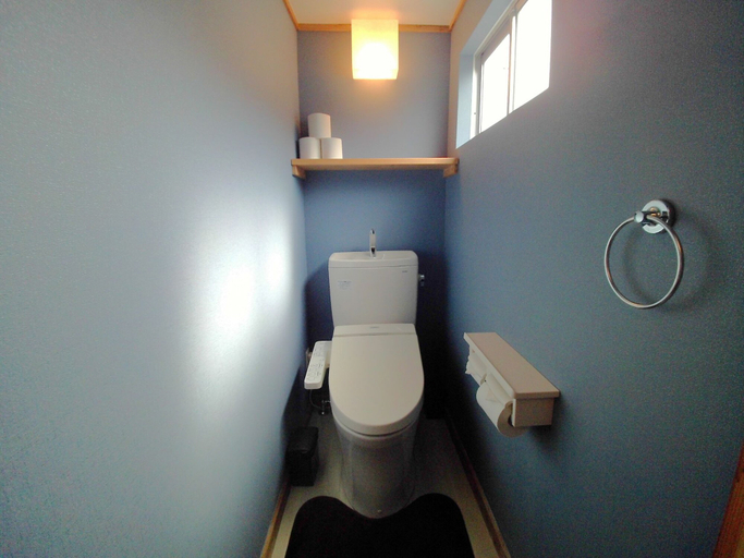 Bathroom 2, Jinichi, Gujō