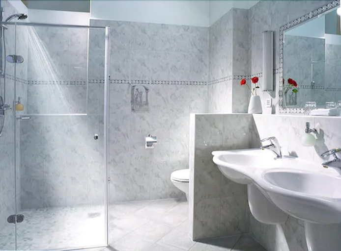 Bathroom 4, Lohmann's Romantik Hotel Gravenberg, Mettmann