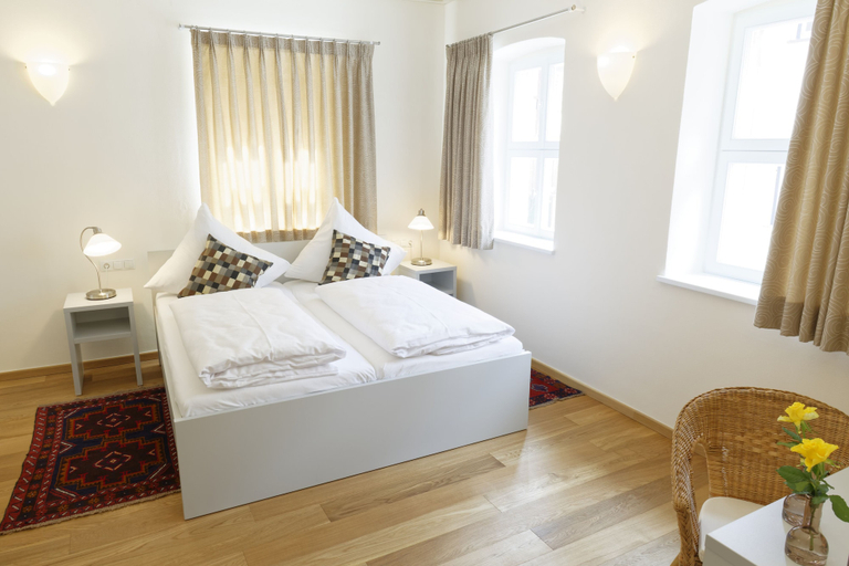 Bedroom 3, Gasthof Pörtnerhof Seßlach, Coburg