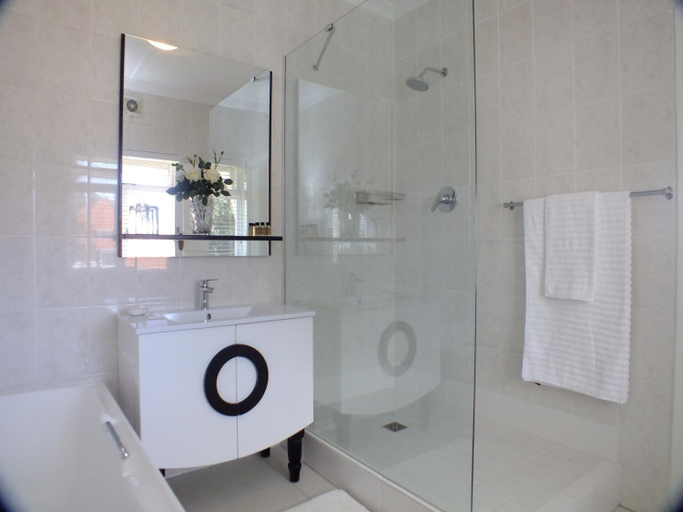 Bathroom 3, Villa Zeezicht, City of Cape Town