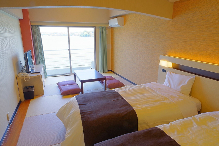 Bedroom 3, Hotel Listel Hamanako, Hamamatsu