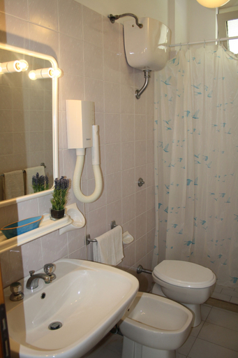 Bathroom 5, Le Barchette, Lecce