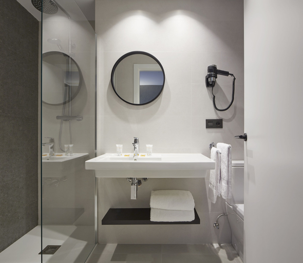 Bathroom 5, Hotel Arrizul Beach, Guipúzcoa