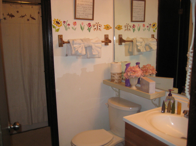 Bathroom 3, La Vista Blanc by Mammoth Reservation Bureau, Mono