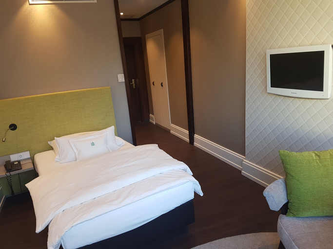 Bedroom 4, Insel - Hotel Heilbronn, Heilbronn