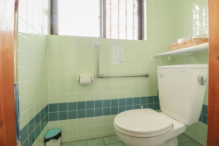 Bathroom 3, ALL FRIENDS - Hostel, Nago