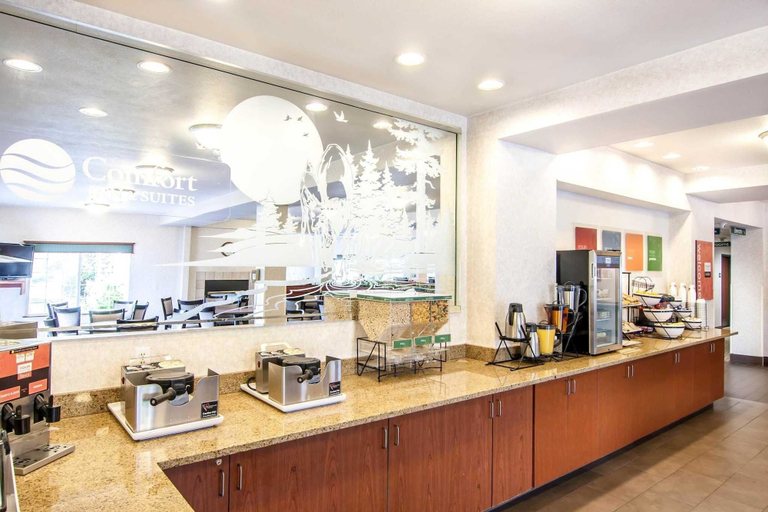 Food & Drinks 5, Comfort Inn & Suites Salem Northeast, Marion