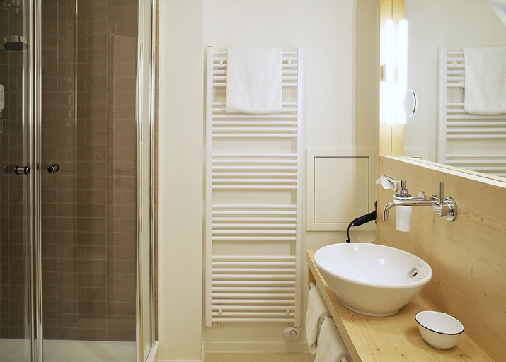 Bathroom 3, Hotel & Restaurant Klosterhof, Biberach