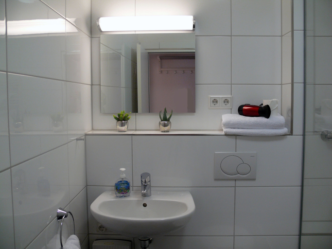 Bathroom 3, Apartments Jahnstraße, Düsseldorf