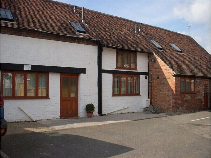 Exterior & Views 2, Broom Hall Inn, Warwickshire