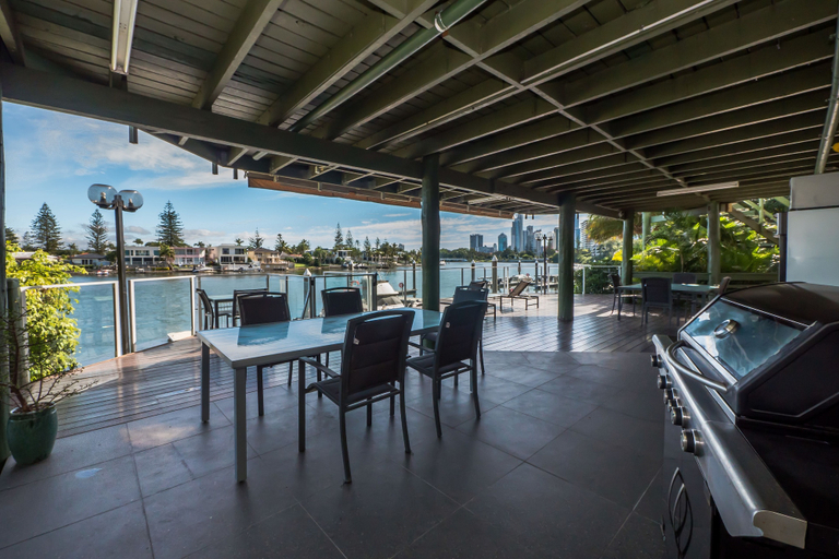 Food & Drinks, Surfers Hawaiian Holiday Apartments, Gold Coast