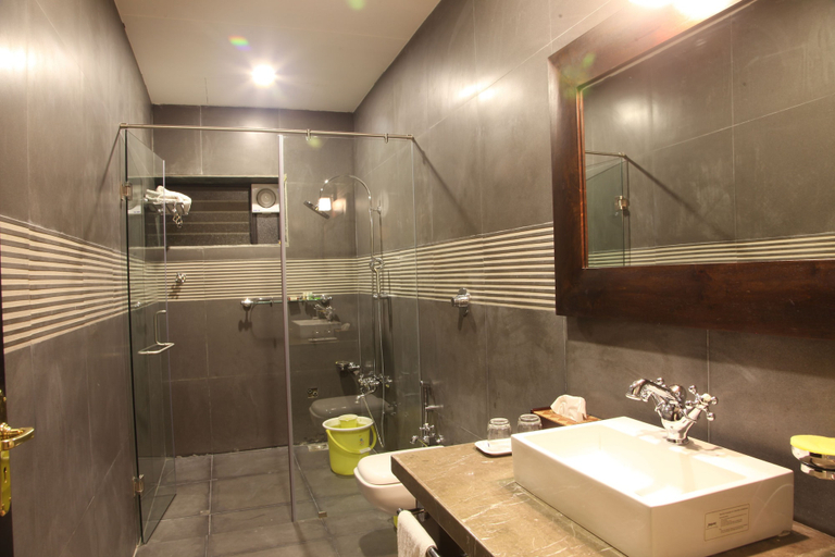 Bathroom 5, WelcomHeritage Mani Mansion, Ahmadabad