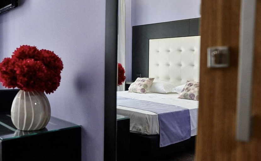 Bedroom 2, Sweet Central Hotel, Caserta