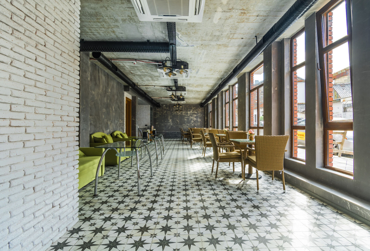 Food & Drinks 5, Hotel London, Batumi