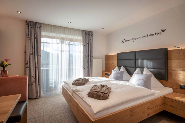 Bedroom 3, Hotel Jakobwirt, Kitzbühel