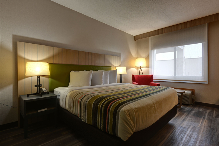 Bedroom 3, Country Inn & Suites by Radisson, Pierre, SD, Hughes