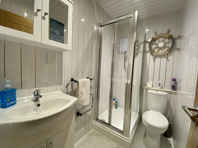 Bathroom 4, Princess Service Apartments - Town Centre, Blackpool