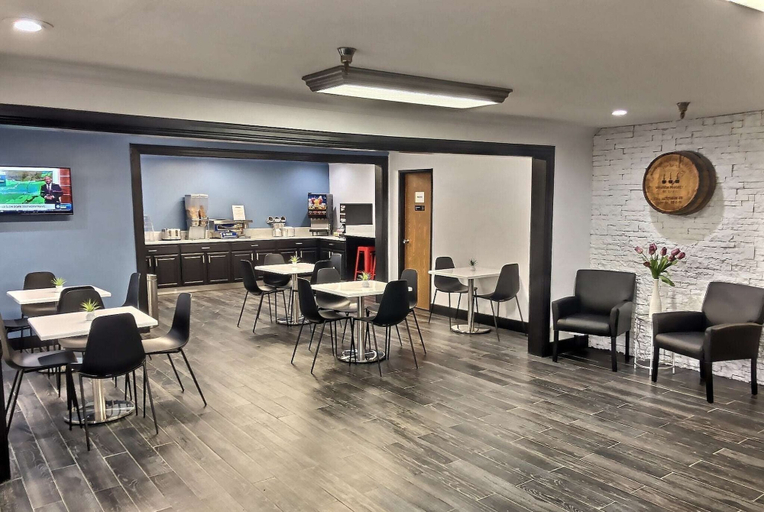 Food & Drinks 5, Super 8 by Wyndham Georgetown, Scott