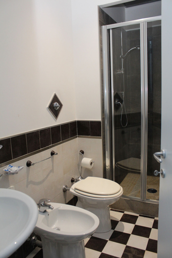 Bathroom 3, Residenza Nicola Amore, Napoli