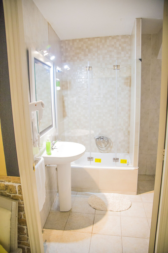 Bathroom 4, Pension Internacional, Córdoba