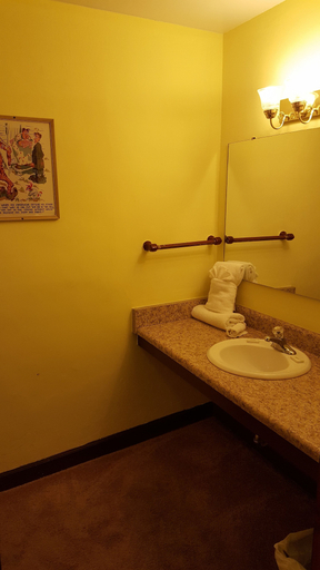 Bathroom 4, The Mountaineer Inn, Buncombe