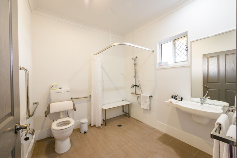 Bathroom 4, Athena Motel Apartments, Toowoomba - Central