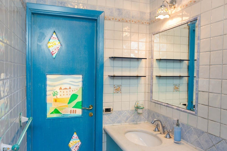 Bathroom 5, Palazzo Cocò, Salerno