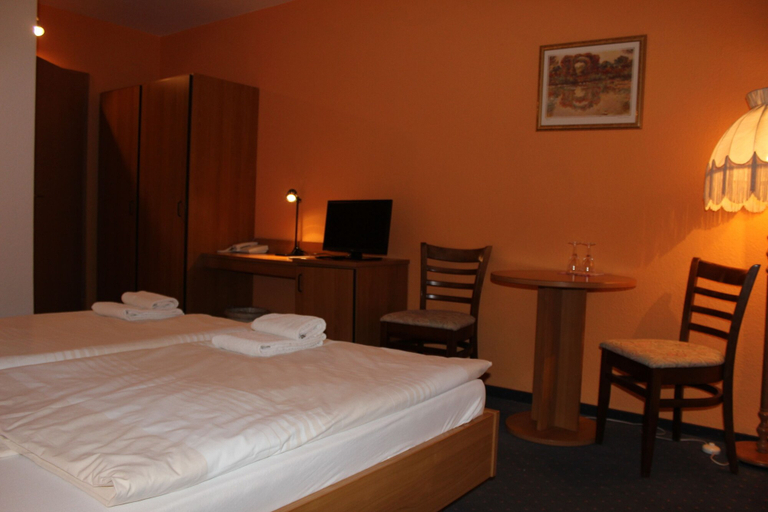 Bedroom 2, Hotel Riedel, Görlitz