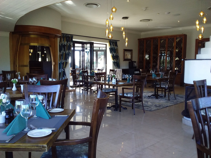 Food & Drinks 5, Hotel Thule, Windhoek East