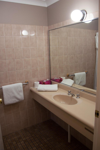Bathroom 3, Oxley Motel, Wingecarribee